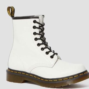 Dr.Martens 1460 smooth leather lace up boots never worn